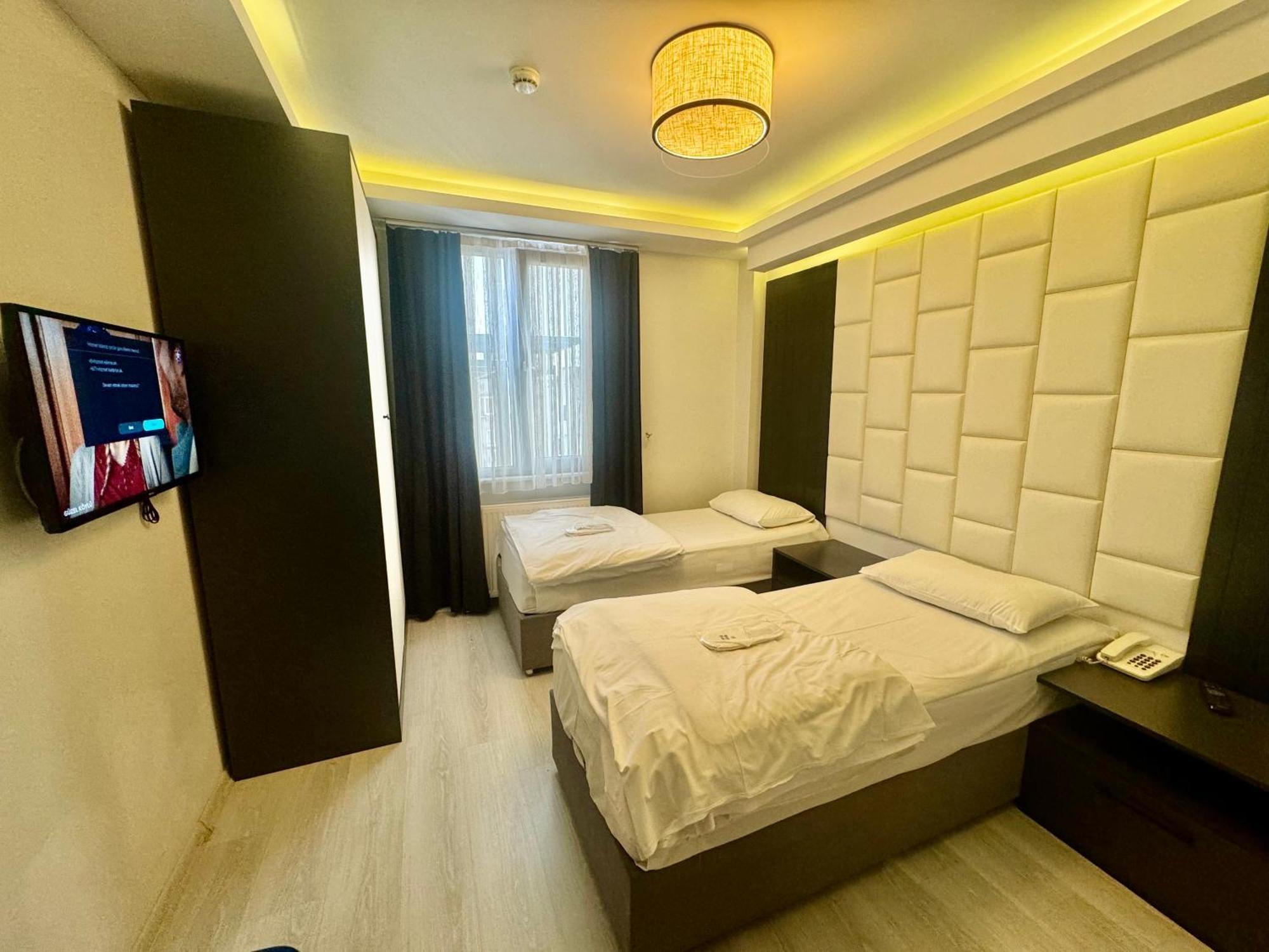 Aram Edessa Hotel Istanboel Buitenkant foto