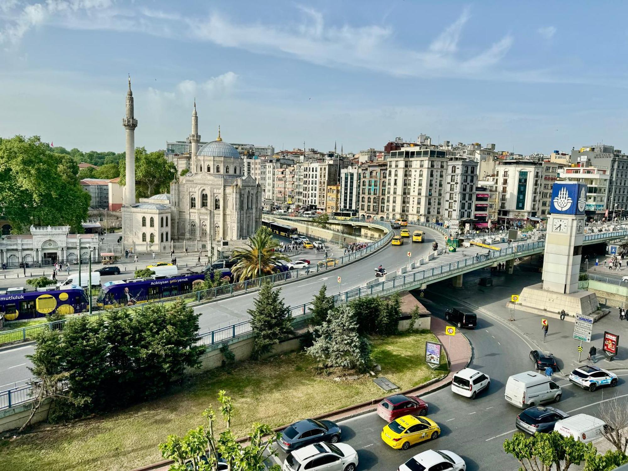 Aram Edessa Hotel Istanboel Buitenkant foto
